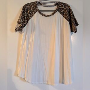 EUC Jodifl Leopard Print Sleeve Women's Top